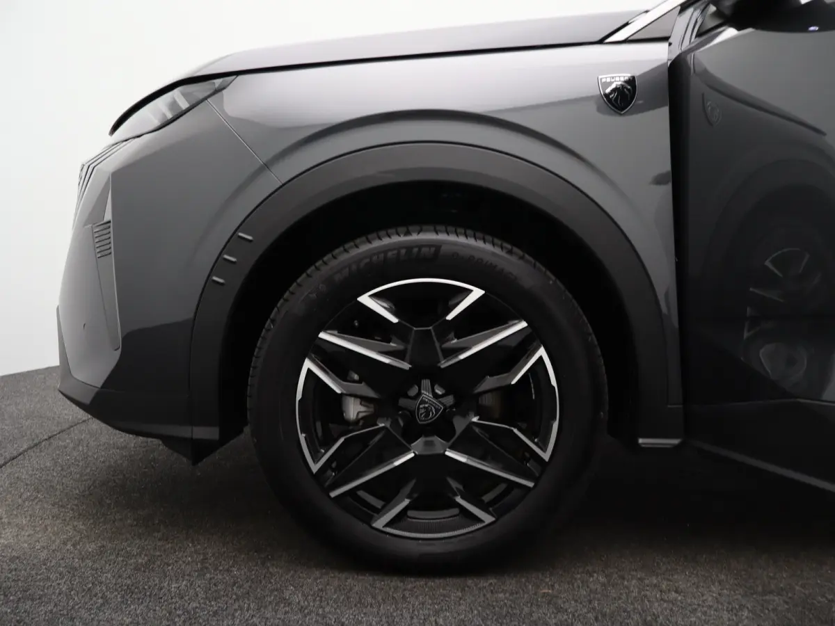 1.2 Hybrid 145 GT | Draadloze Carplay | Camera | Stoelverwarming | Stuurwielverwarming | PDC V+A | Keyless | Cruise Control Adaptief | 19" Lichtmetalen Velgen | Navigatie