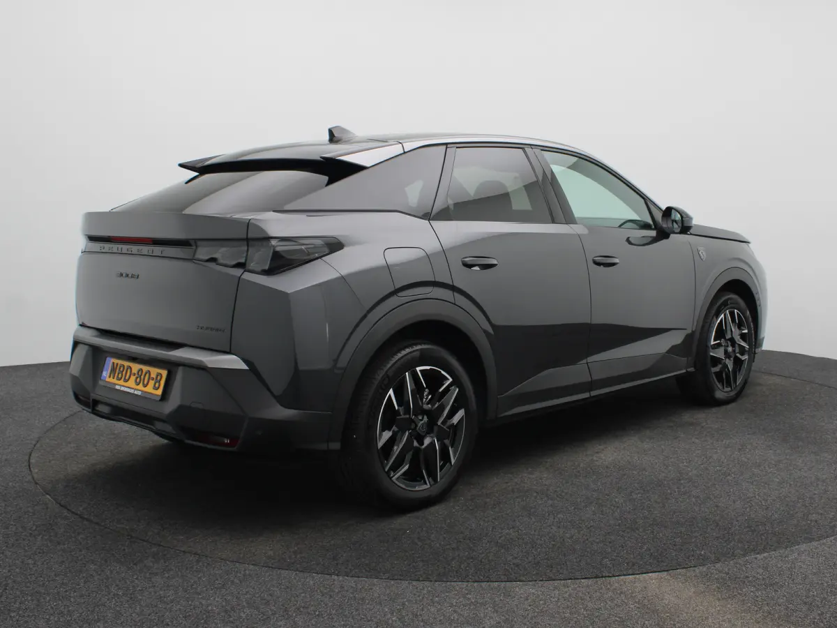 1.2 Hybrid 145 GT | Draadloze Carplay | Camera | Stoelverwarming | Stuurwielverwarming | PDC V+A | Keyless | Cruise Control Adaptief | 19" Lichtmetalen Velgen | Navigatie