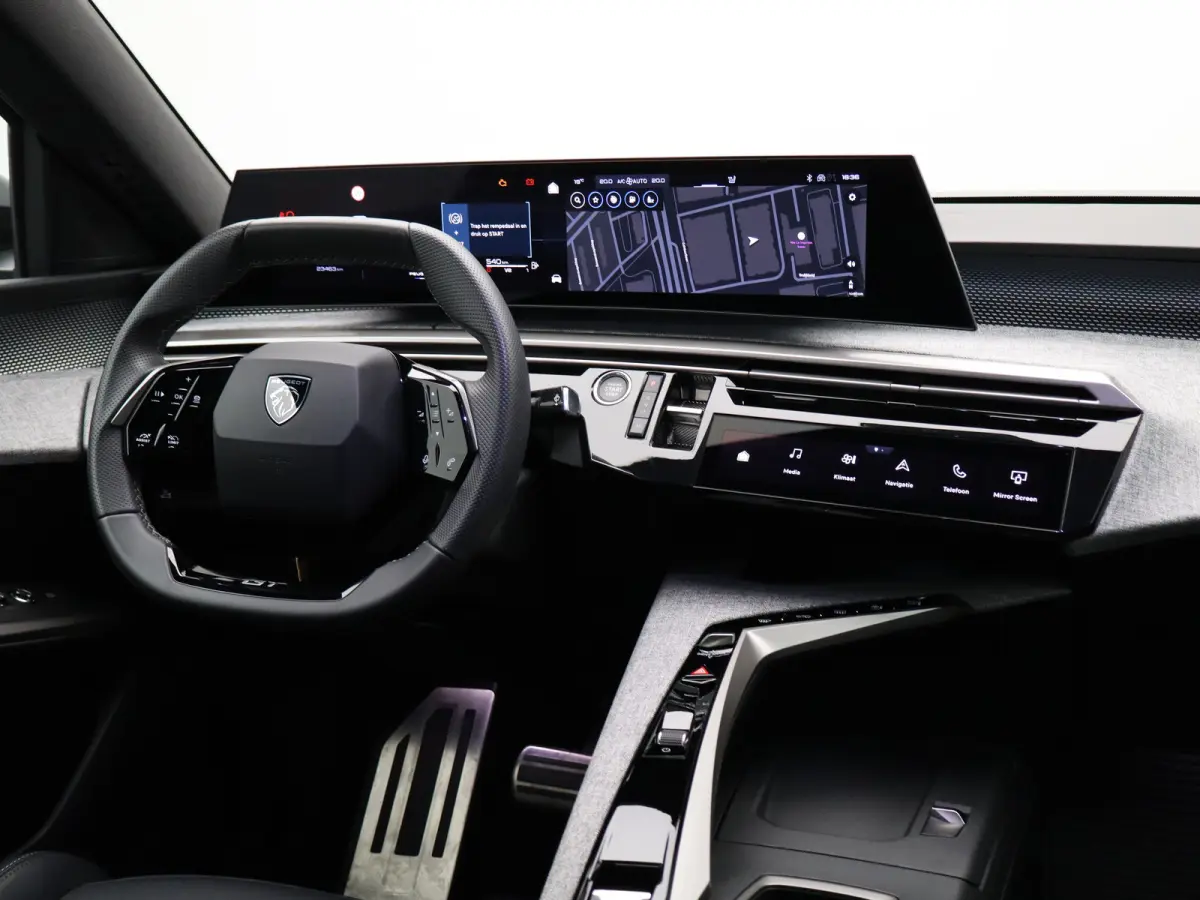 1.2 Hybrid 145 GT | Draadloze Carplay | Camera | Stoelverwarming | Stuurwielverwarming | PDC V+A | Keyless | Cruise Control Adaptief | 19" Lichtmetalen Velgen | Navigatie
