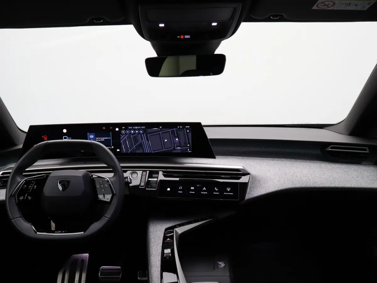 1.2 Hybrid 145 GT | Draadloze Carplay | Camera | Stoelverwarming | Stuurwielverwarming | PDC V+A | Keyless | Cruise Control Adaptief | 19" Lichtmetalen Velgen | Navigatie