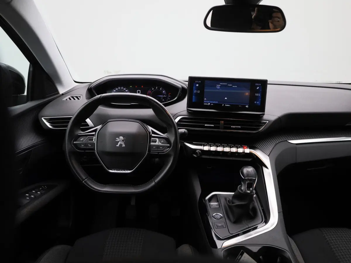 1.2 PureTech Active Pack Business | Navigatie | Trekhaak | Virtual cockpit | Climate control | Cruise control | Bluetooth | Apple carplay / Android auto | Camera
