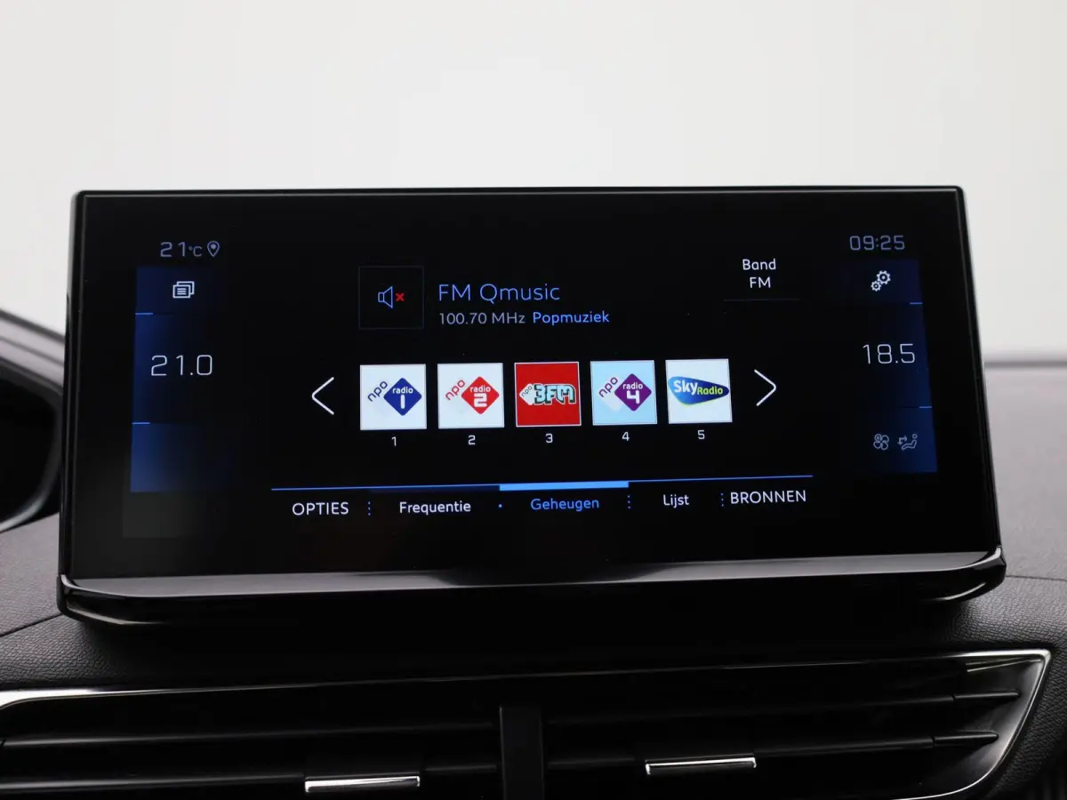 1.2 PureTech Active Pack Business | Navigatie | Trekhaak | Virtual cockpit | Climate control | Cruise control | Bluetooth | Apple carplay / Android auto | Camera