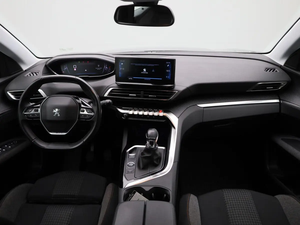 1.2 PureTech Active Pack Business | Navigatie | Trekhaak | Virtual cockpit | Climate control | Cruise control | Bluetooth | Apple carplay / Android auto | Camera