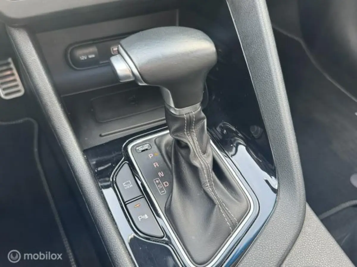 1.6 GDi Hybrid ExecutiveLine Schuif- kantel Dak , Stoel verwarming & verkoeling , stuur verwarmd, Parkeerhulp voor & achter , Navigatie , Camera , dodehoek detectie