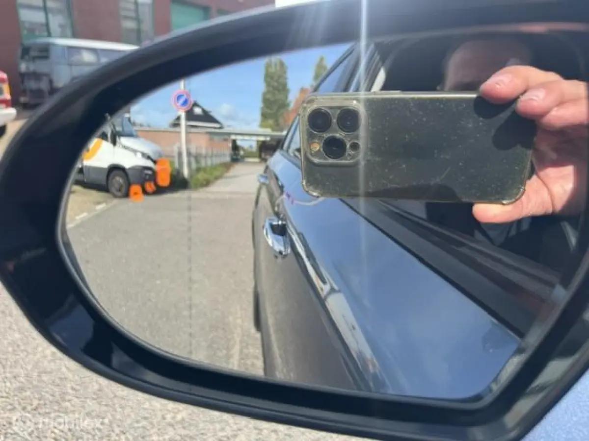1.6 GDi Hybrid ExecutiveLine Schuif- kantel Dak , Stoel verwarming & verkoeling , stuur verwarmd, Parkeerhulp voor & achter , Navigatie , Camera , dodehoek detectie