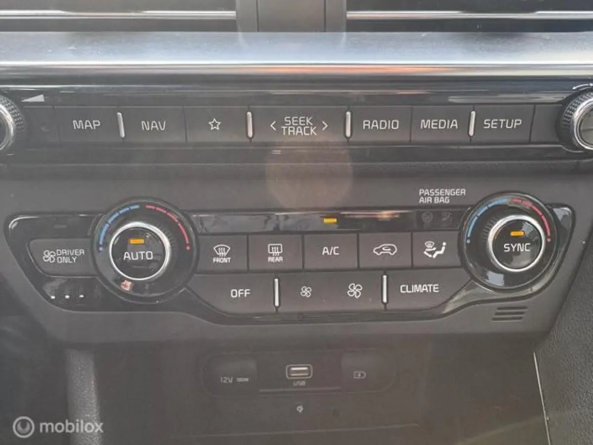 1.6 GDi Hybrid ExecutiveLine Schuif- kantel Dak , Stoel verwarming & verkoeling , stuur verwarmd, Parkeerhulp voor & achter , Navigatie , Camera , dodehoek detectie