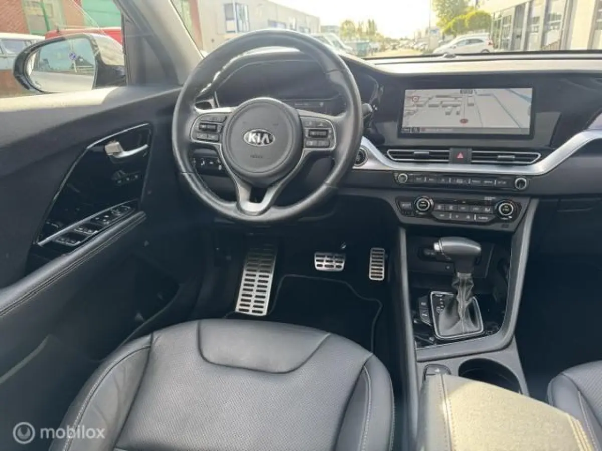 1.6 GDi Hybrid ExecutiveLine Schuif- kantel Dak , Stoel verwarming & verkoeling , stuur verwarmd, Parkeerhulp voor & achter , Navigatie , Camera , dodehoek detectie