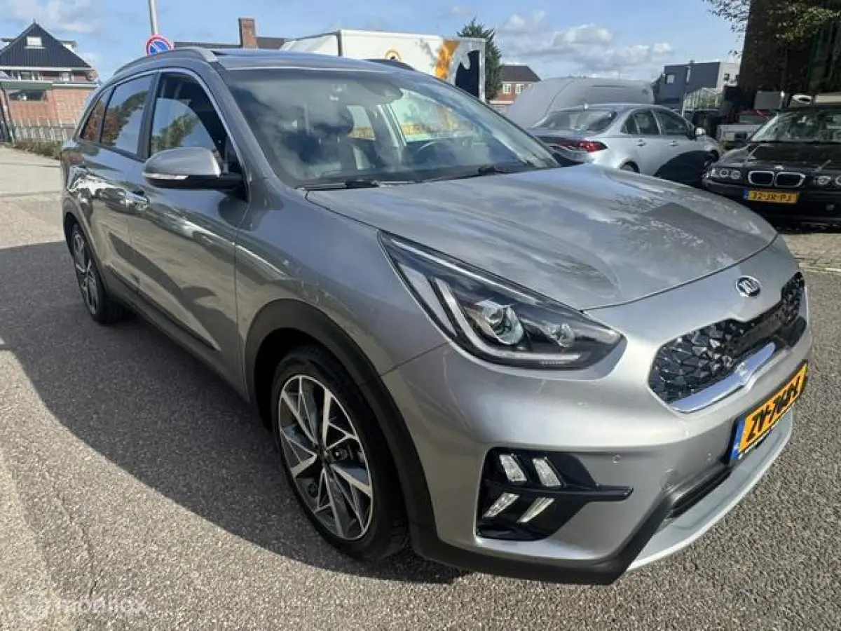 1.6 GDi Hybrid ExecutiveLine Schuif- kantel Dak , Stoel verwarming & verkoeling , stuur verwarmd, Parkeerhulp voor & achter , Navigatie , Camera , dodehoek detectie