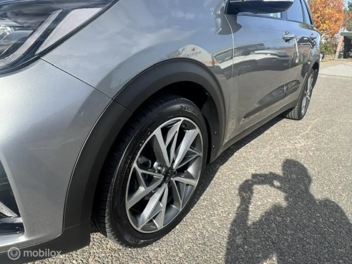 1.6 GDi Hybrid ExecutiveLine Schuif- kantel Dak , Stoel verwarming & verkoeling , stuur verwarmd, Parkeerhulp voor & achter , Navigatie , Camera , dodehoek detectie