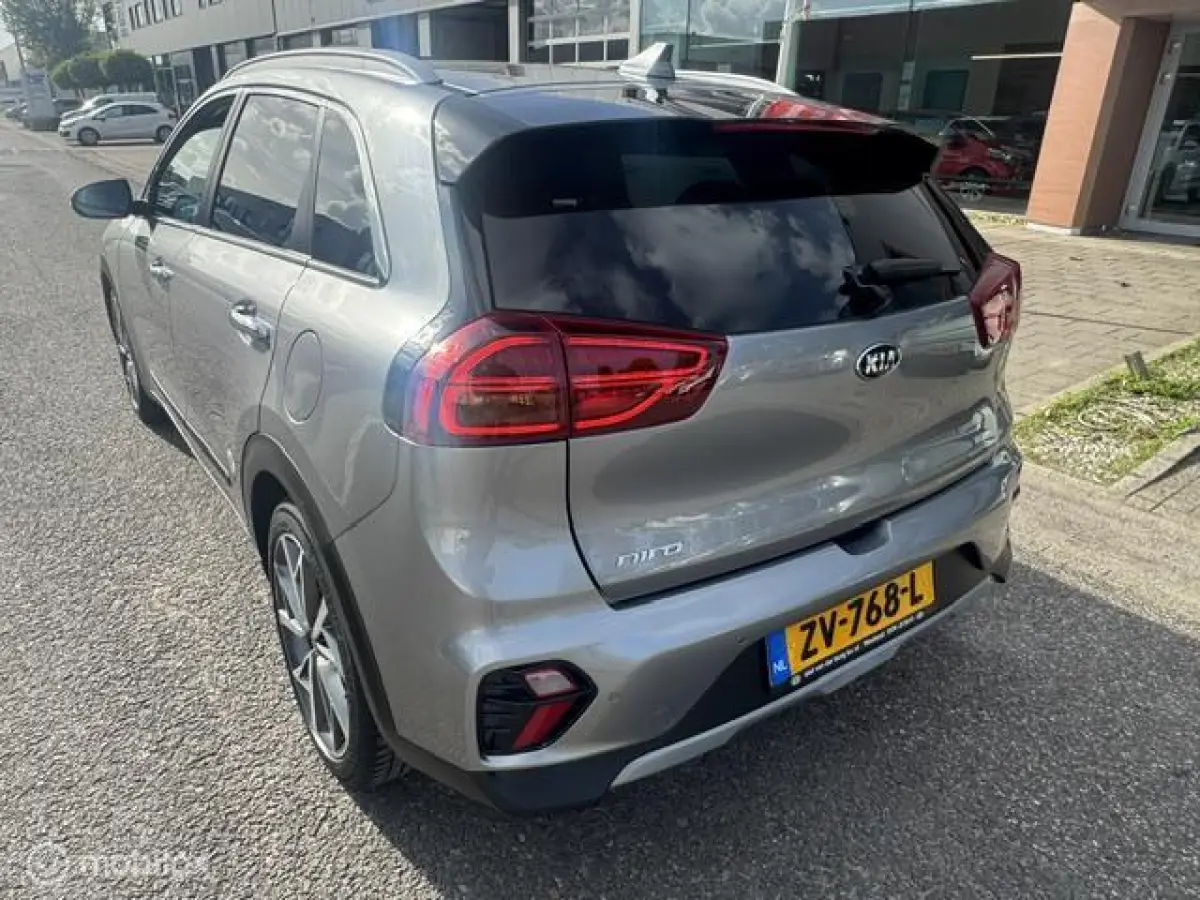 1.6 GDi Hybrid ExecutiveLine Schuif- kantel Dak , Stoel verwarming & verkoeling , stuur verwarmd, Parkeerhulp voor & achter , Navigatie , Camera , dodehoek detectie