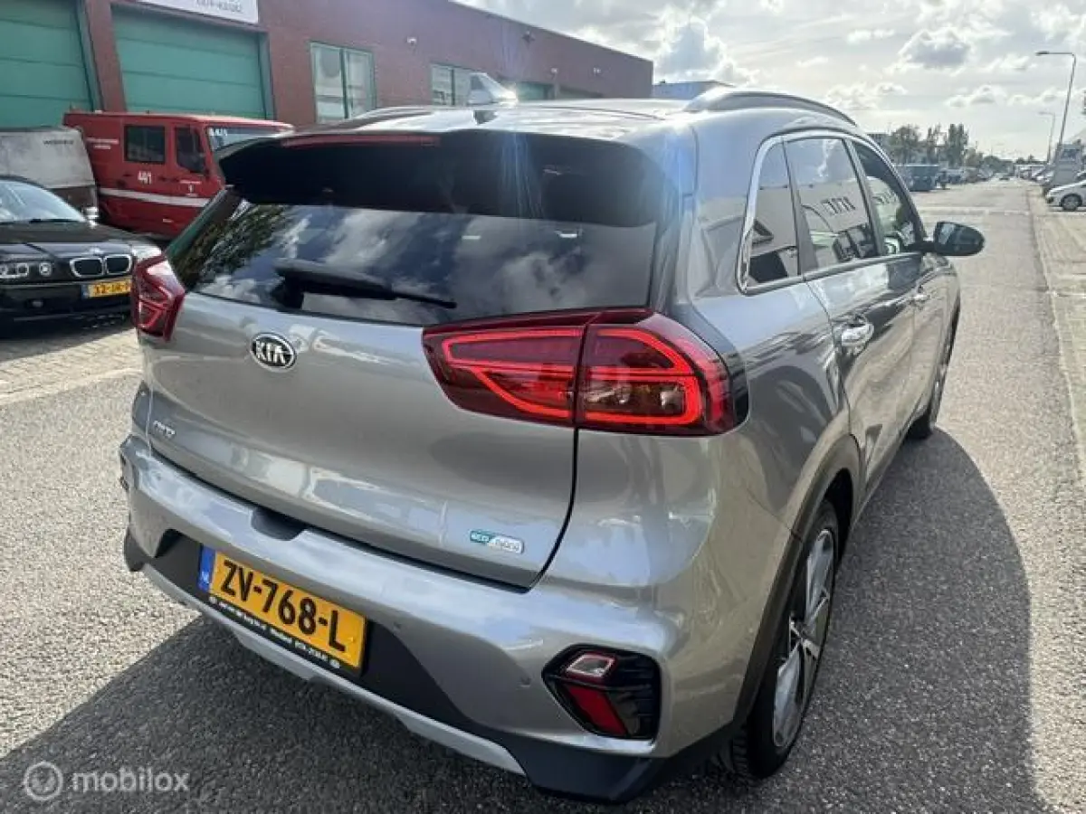 1.6 GDi Hybrid ExecutiveLine Schuif- kantel Dak , Stoel verwarming & verkoeling , stuur verwarmd, Parkeerhulp voor & achter , Navigatie , Camera , dodehoek detectie