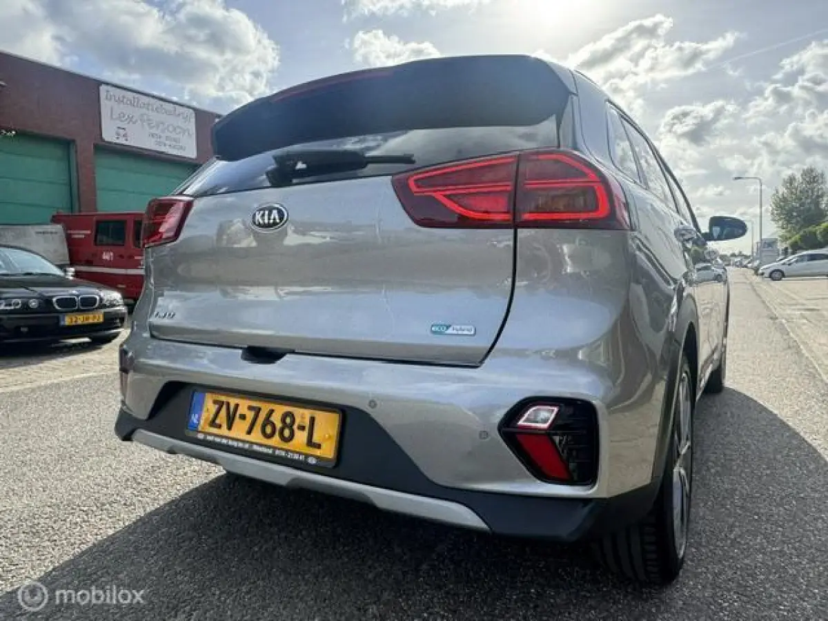 1.6 GDi Hybrid ExecutiveLine Schuif- kantel Dak , Stoel verwarming & verkoeling , stuur verwarmd, Parkeerhulp voor & achter , Navigatie , Camera , dodehoek detectie
