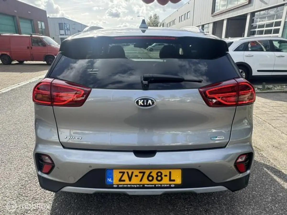 1.6 GDi Hybrid ExecutiveLine Schuif- kantel Dak , Stoel verwarming & verkoeling , stuur verwarmd, Parkeerhulp voor & achter , Navigatie , Camera , dodehoek detectie