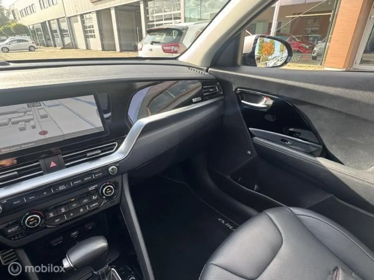 1.6 GDi Hybrid ExecutiveLine Schuif- kantel Dak , Stoel verwarming & verkoeling , stuur verwarmd, Parkeerhulp voor & achter , Navigatie , Camera , dodehoek detectie