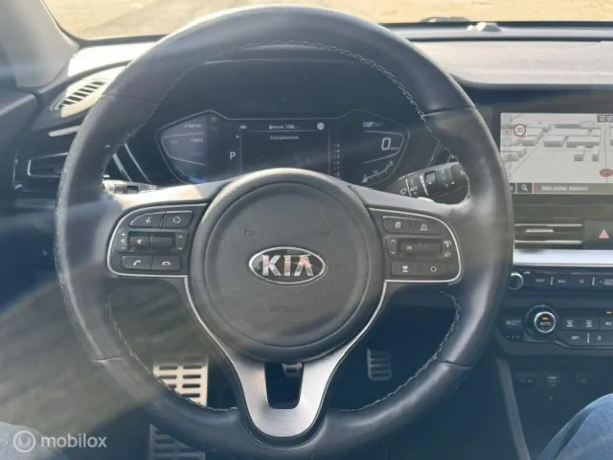 1.6 GDi Hybrid ExecutiveLine Schuif- kantel Dak , Stoel verwarming & verkoeling , stuur verwarmd, Parkeerhulp voor & achter , Navigatie , Camera , dodehoek detectie