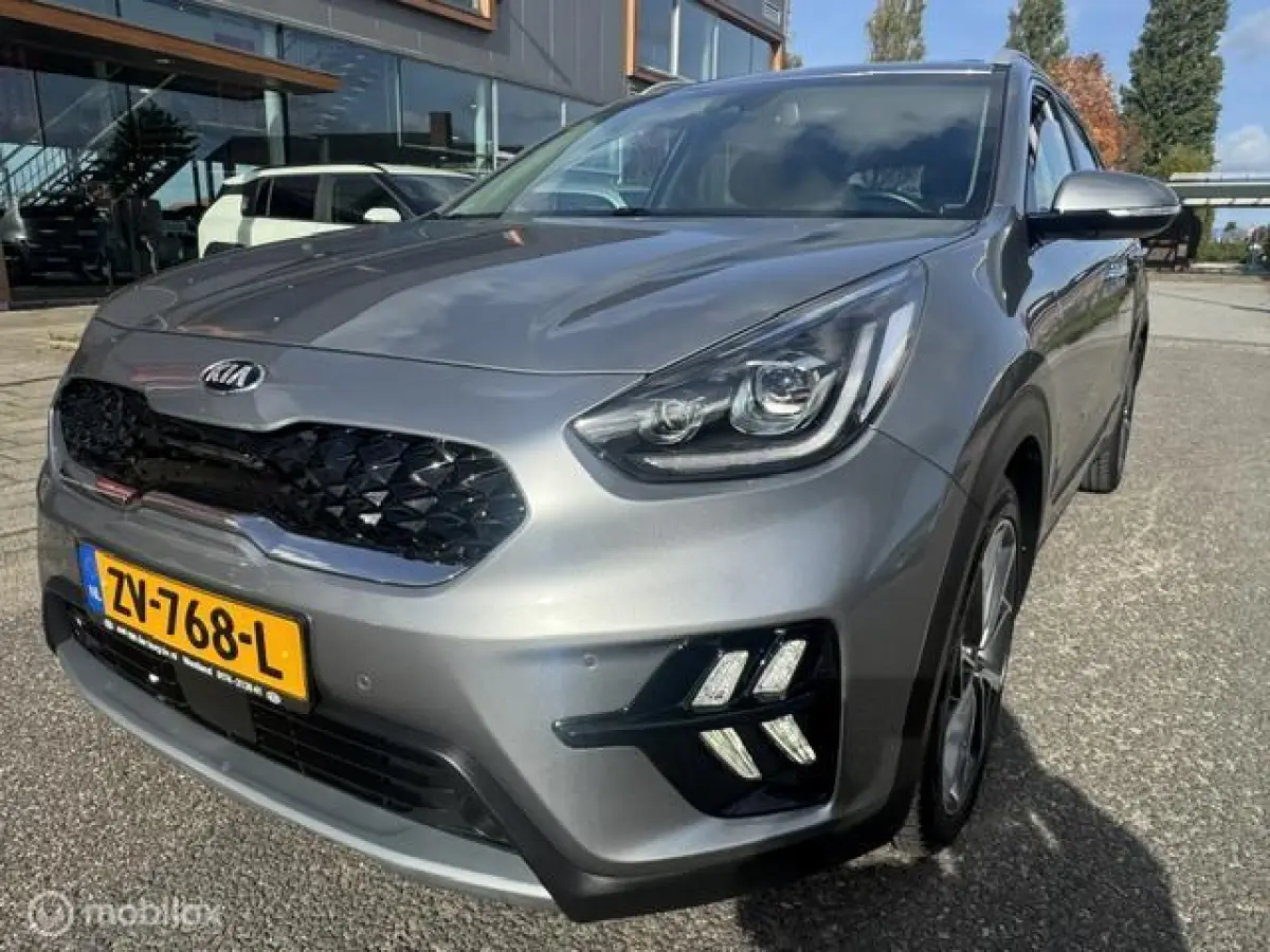 1.6 GDi Hybrid ExecutiveLine Schuif- kantel Dak , Stoel verwarming & verkoeling , stuur verwarmd, Parkeerhulp voor & achter , Navigatie , Camera , dodehoek detectie