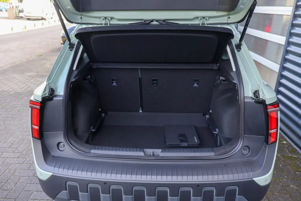 211pk Business Launch Edition 56 kWh | 19" Velgen | Trekhaak Afneembaar