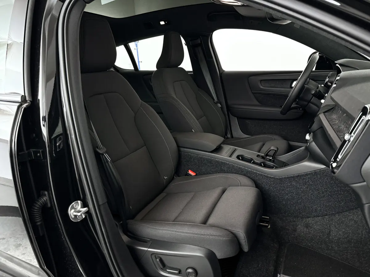 Single Motor Extended Range Plus Black Ed. 82 kWh | Panoramadak | Parkeercamera | Stoel- en stuurverwarming | Trekhaak