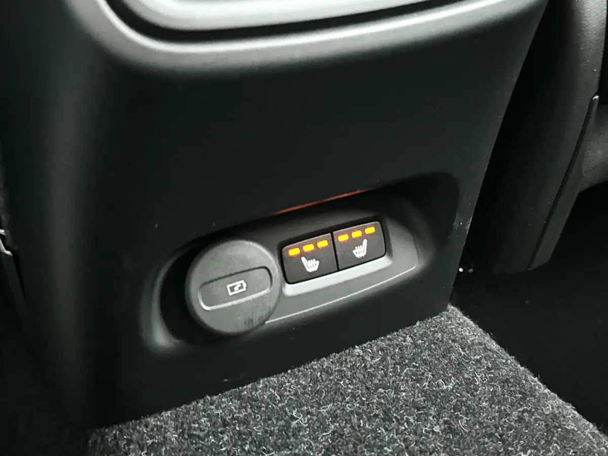 Single Motor Extended Range Plus Black Ed. 82 kWh | Panoramadak | Parkeercamera | Stoel- en stuurverwarming | Trekhaak