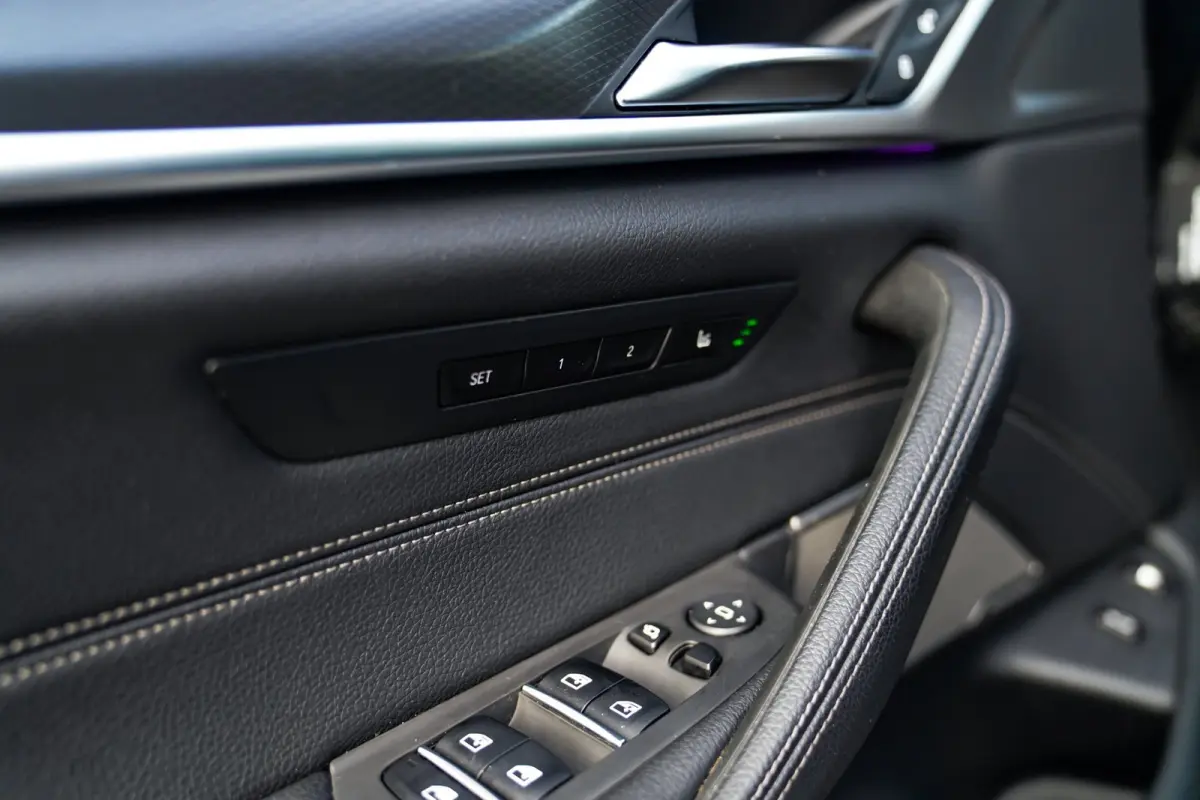 545e xDrive High Executive | Harman/Kardon | Laser LED | HuD | Facelift | Softclose | Panorama | Alcantara | Massage