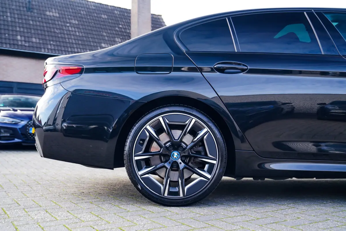 545e xDrive High Executive | Harman/Kardon | Laser LED | HuD | Facelift | Softclose | Panorama | Alcantara | Massage