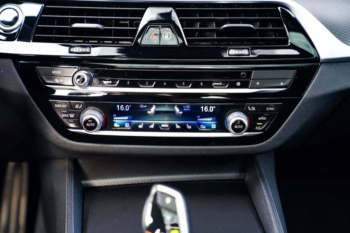545e xDrive High Executive | Harman/Kardon | Laser LED | HuD | Facelift | Softclose | Panorama | Alcantara | Massage
