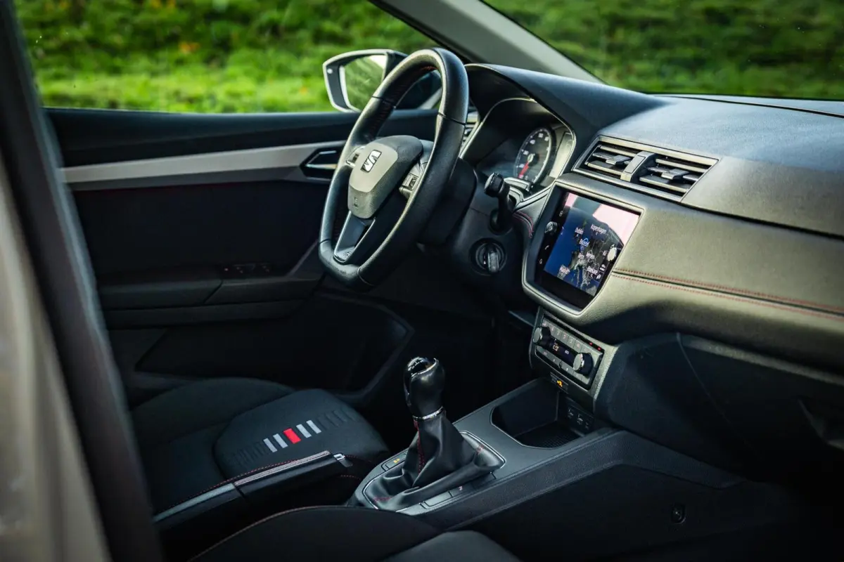 1.0 TSI FR |Sfeerverlichting | Carplay | 116pk
