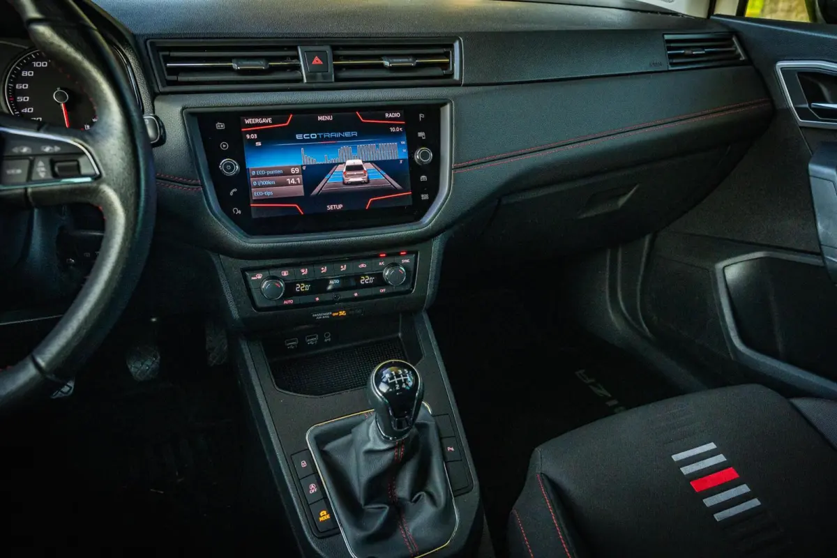 1.0 TSI FR |Sfeerverlichting | Carplay | 116pk