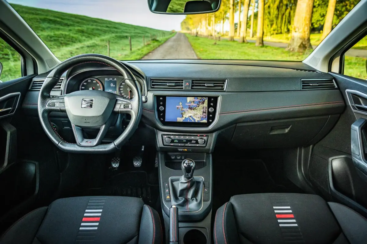 1.0 TSI FR |Sfeerverlichting | Carplay | 116pk