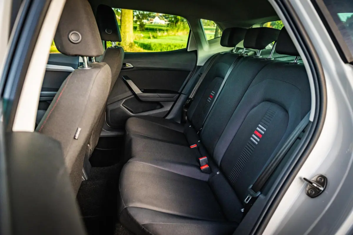1.0 TSI FR |Sfeerverlichting | Carplay | 116pk
