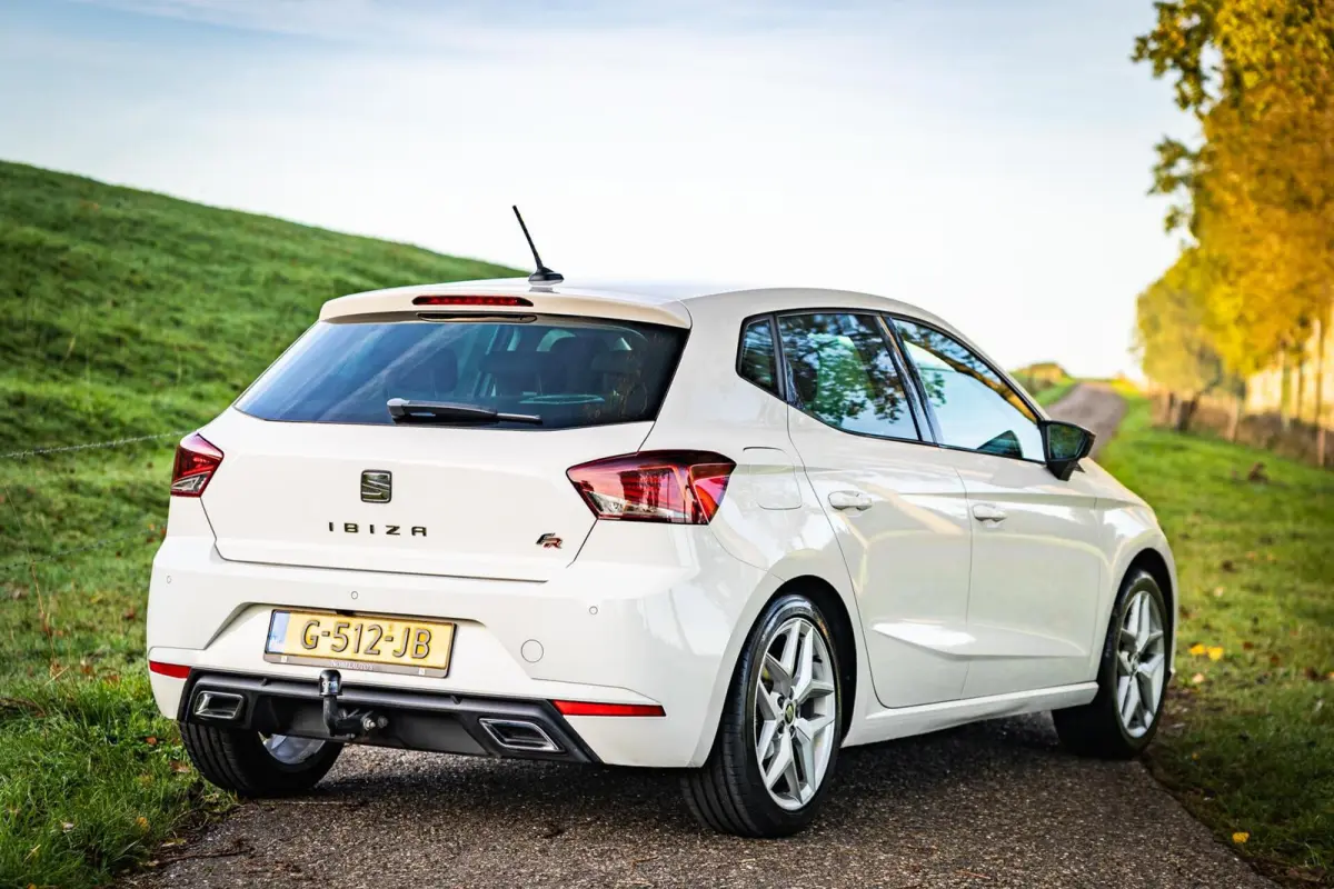1.0 TSI FR |Sfeerverlichting | Carplay | 116pk
