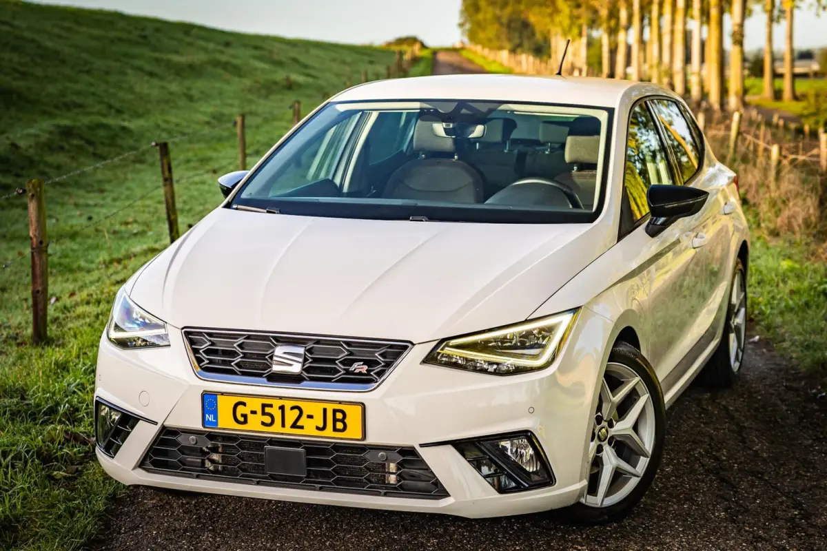 1.0 TSI FR |Sfeerverlichting | Carplay | 116pk