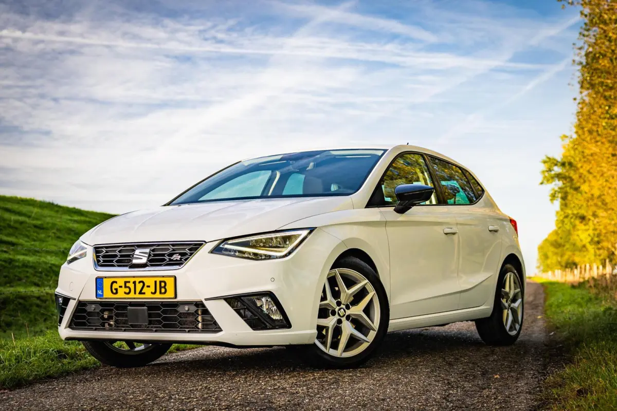 1.0 TSI FR |Sfeerverlichting | Carplay | 116pk