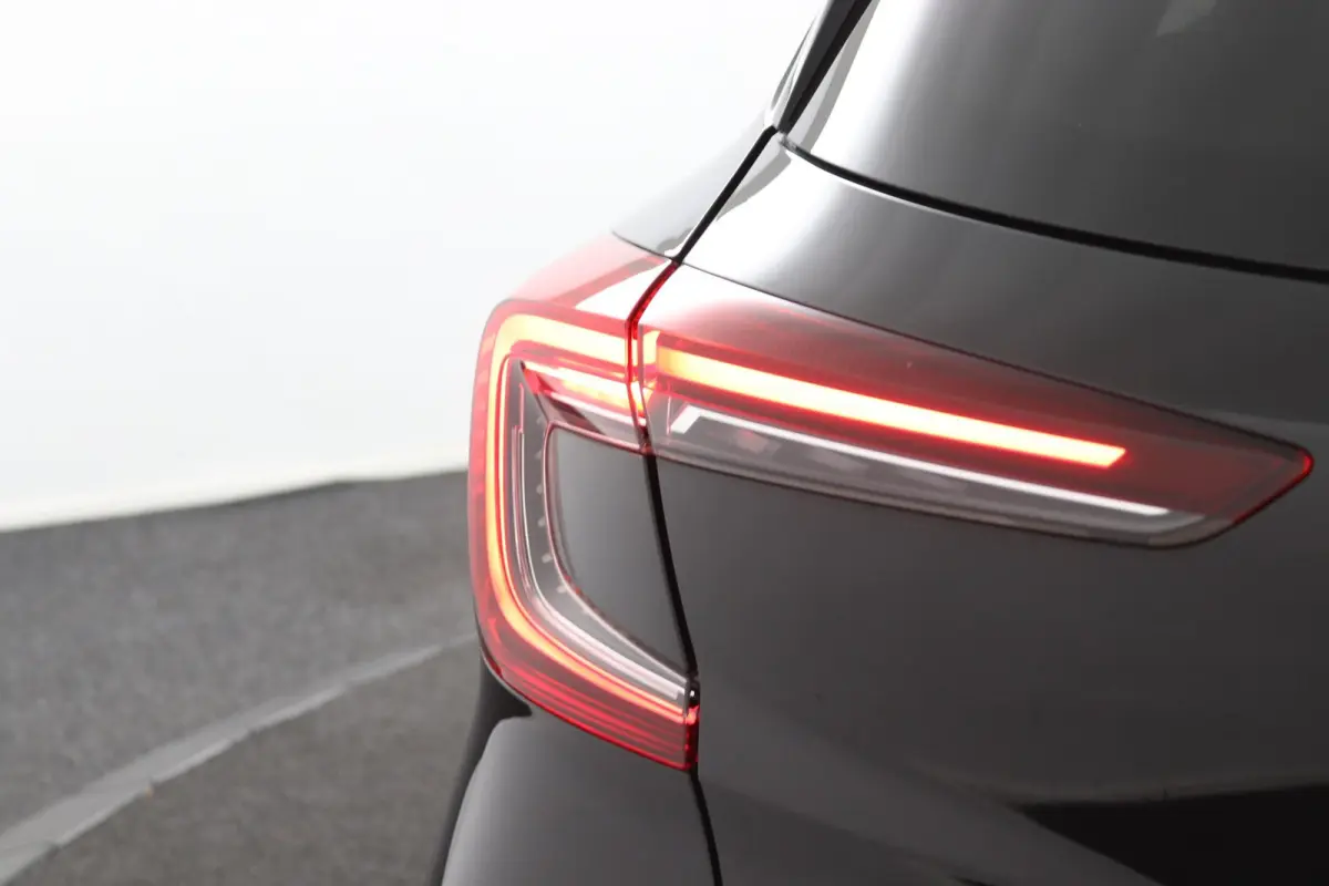 1.6 E-Tech full hybrid*CAM*ECC*CRUISE*NAVI*LED*