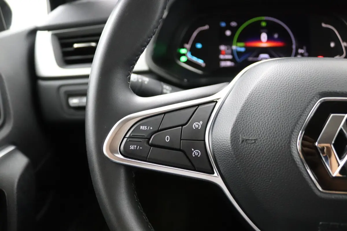 1.6 E-Tech full hybrid*CAM*ECC*CRUISE*NAVI*LED*