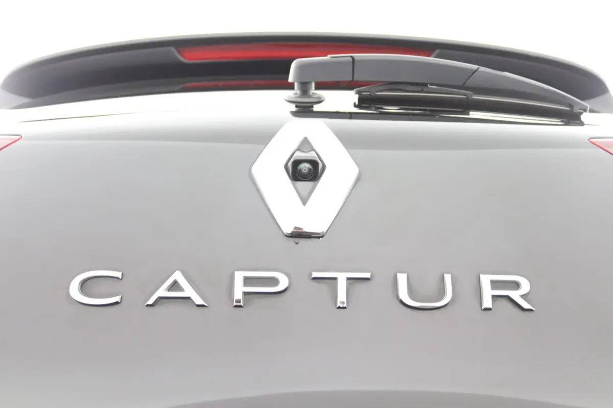 1.6 E-Tech full hybrid*CAM*ECC*CRUISE*NAVI*LED*