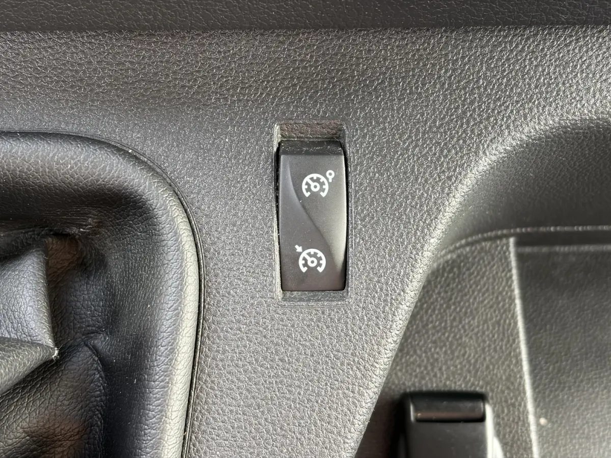 T35 2.3 dCi 180 L3H2*NAVI*HAAK*CAM*A/C*CRUISE*TEL*