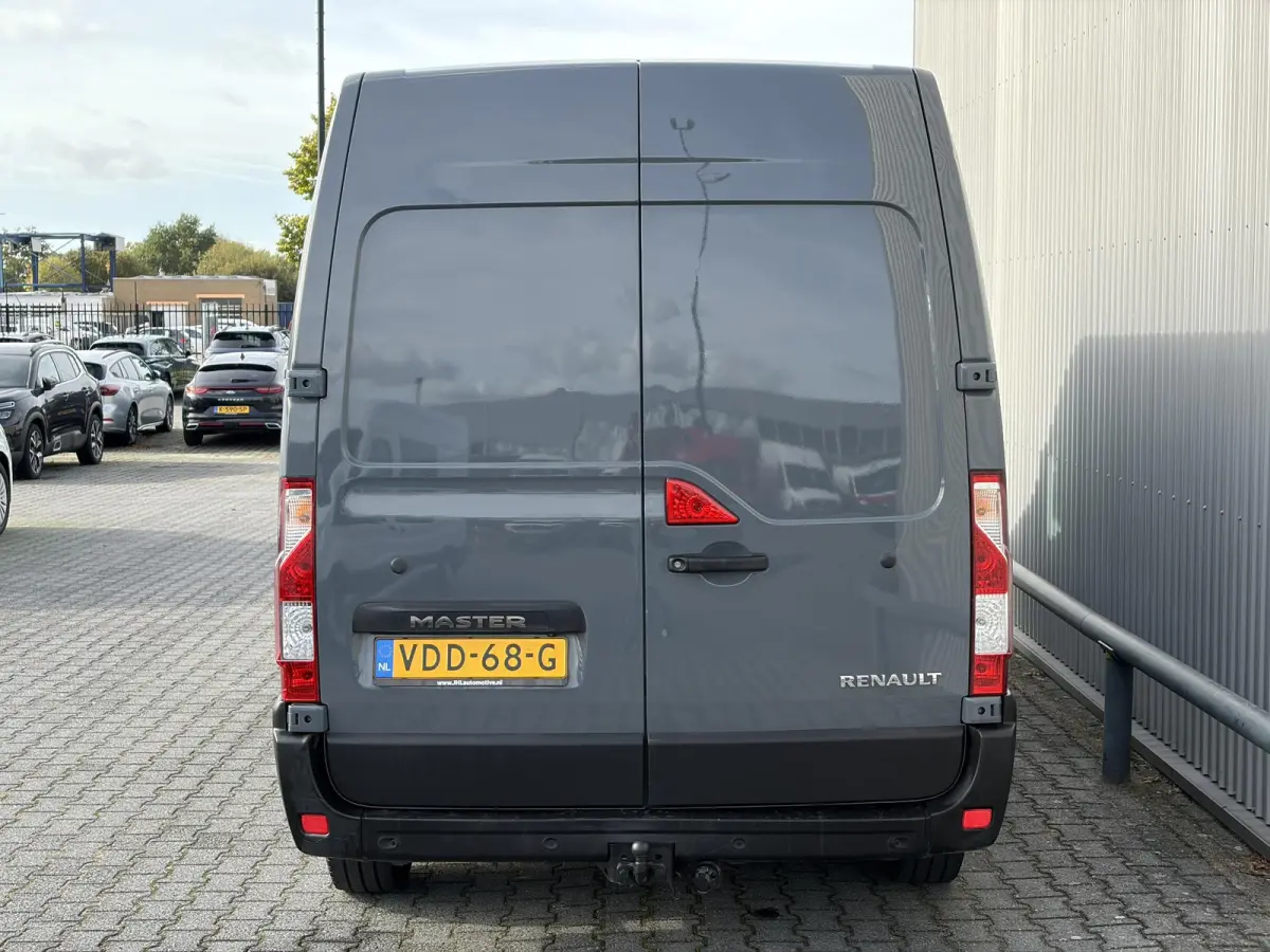 T35 2.3 dCi 180 L3H2*NAVI*HAAK*CAM*A/C*CRUISE*TEL*