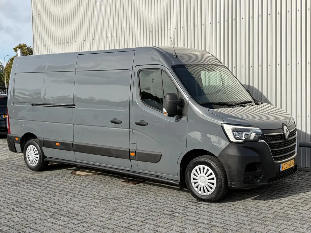 T35 2.3 dCi 180 L3H2*NAVI*HAAK*CAM*A/C*CRUISE*TEL*