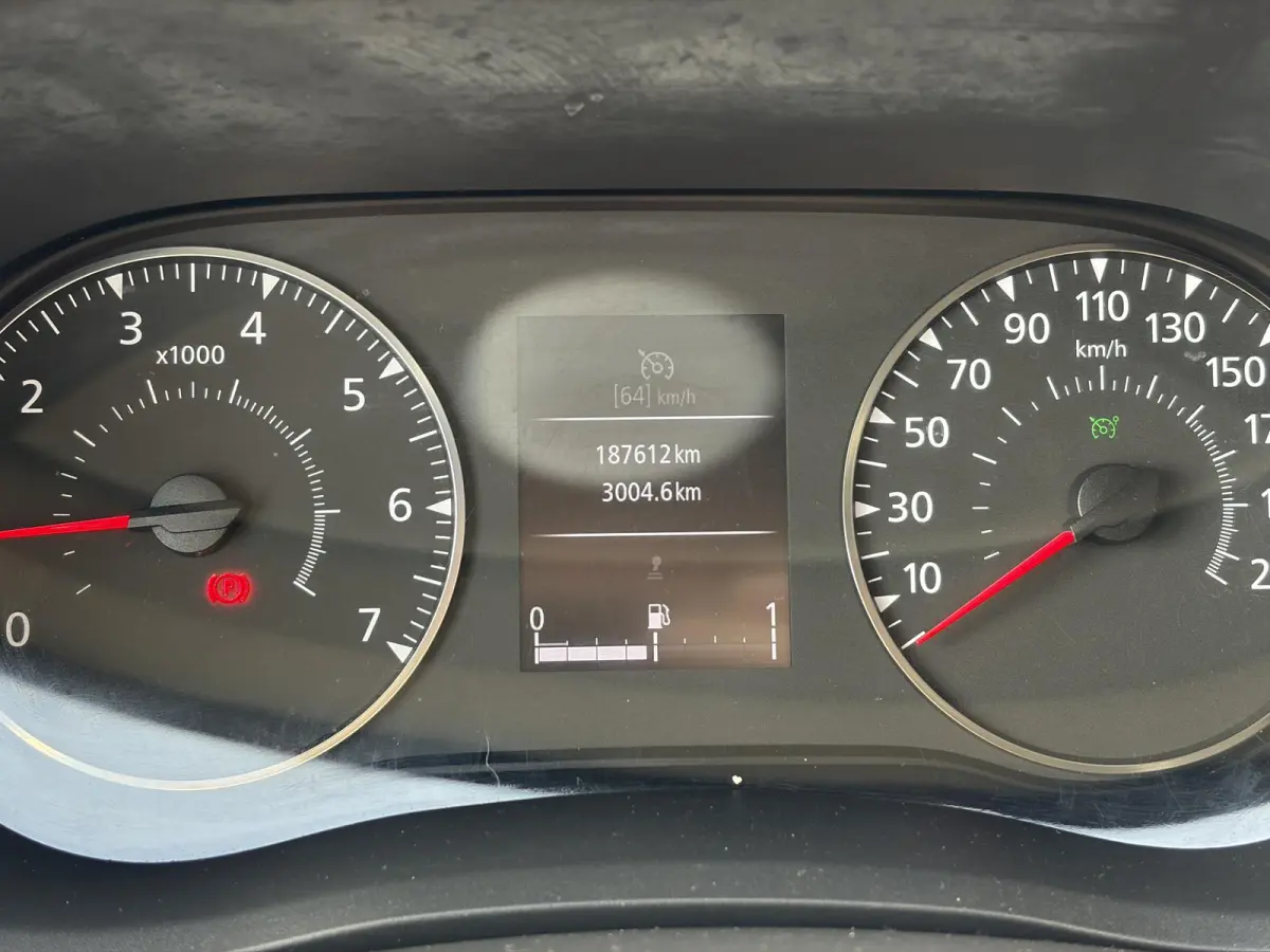 T35 2.3 dCi 180 L3H2*NAVI*HAAK*CAM*A/C*CRUISE*TEL*