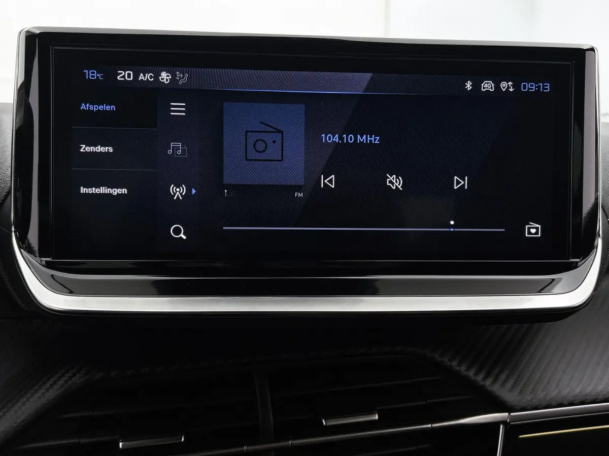 1.2 Hybrid 145 GT | Elektrische Bestuurderstoel | Verwarmbare Voorstoelen | Navigatie | Dode Hoek Bewaking | Camera Voor + Achter | Adaptieve Cruise Control |