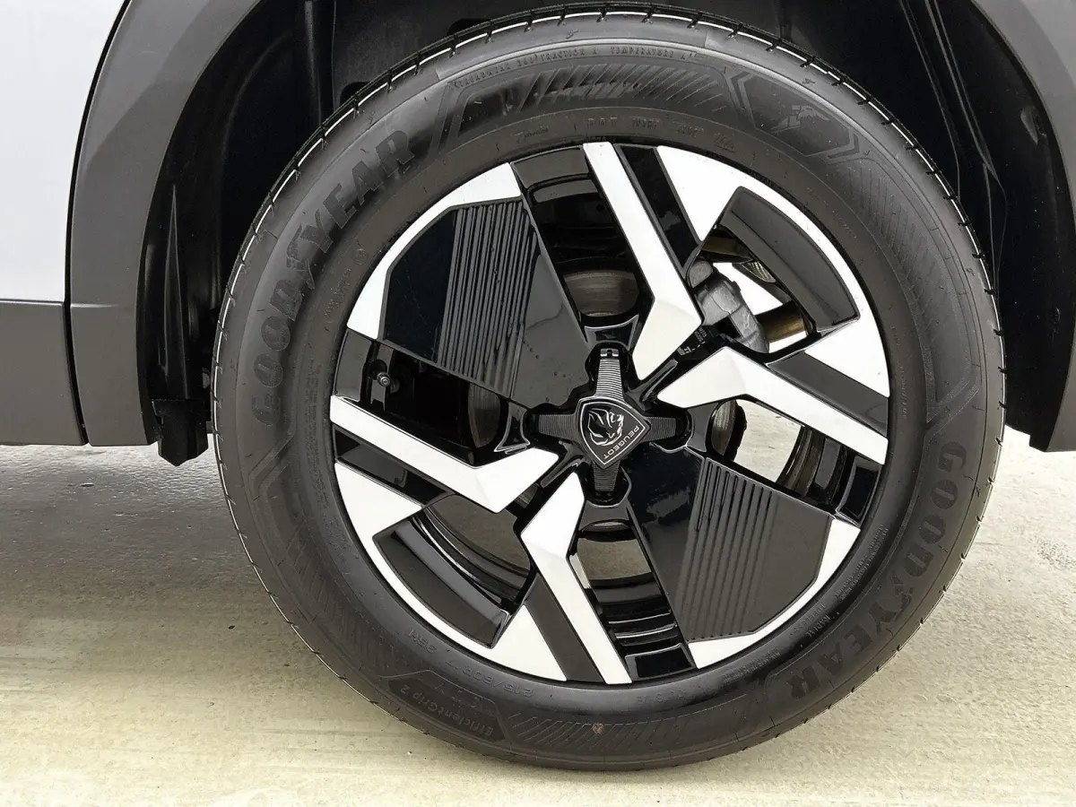 1.2 Hybrid 145 GT | Elektrische Bestuurderstoel | Verwarmbare Voorstoelen | Navigatie | Dode Hoek Bewaking | Camera Voor + Achter | Adaptieve Cruise Control |