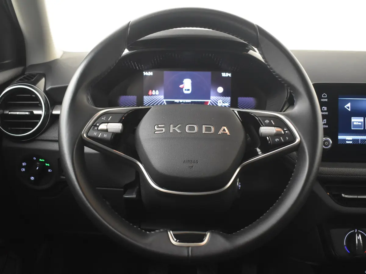1.0 TSI Selection l Parkeersensoren l Apple Car play / Android l Digital Dash l Metallic lak l Cr Control l Full LED l
