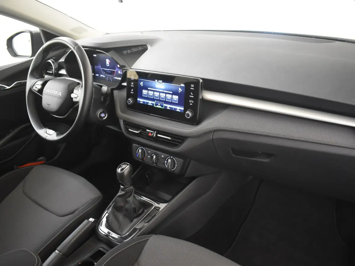 1.0 TSI Selection l Parkeersensoren l Apple Car play / Android l Digital Dash l Metallic lak l Cr Control l Full LED l