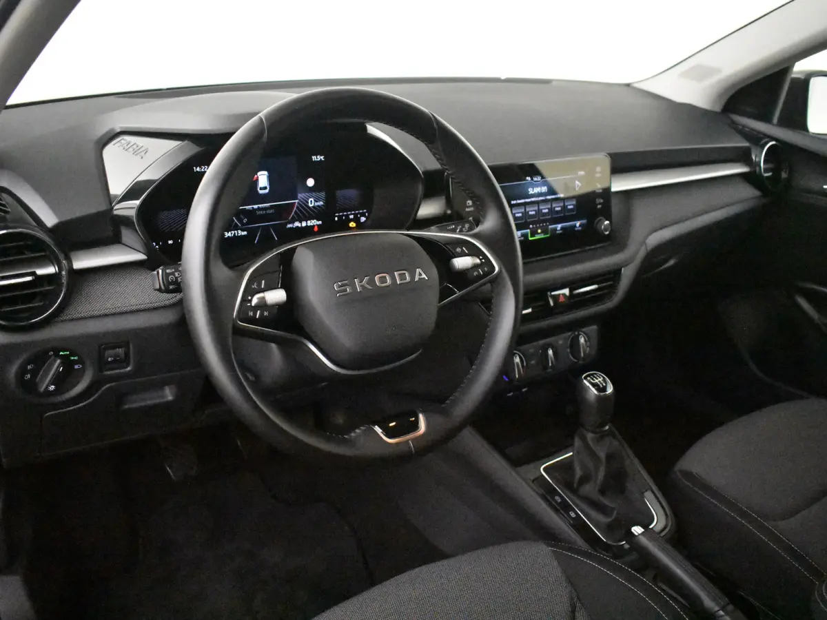 1.0 TSI Selection l Parkeersensoren l Apple Car play / Android l Digital Dash l Metallic lak l Cr Control l Full LED l