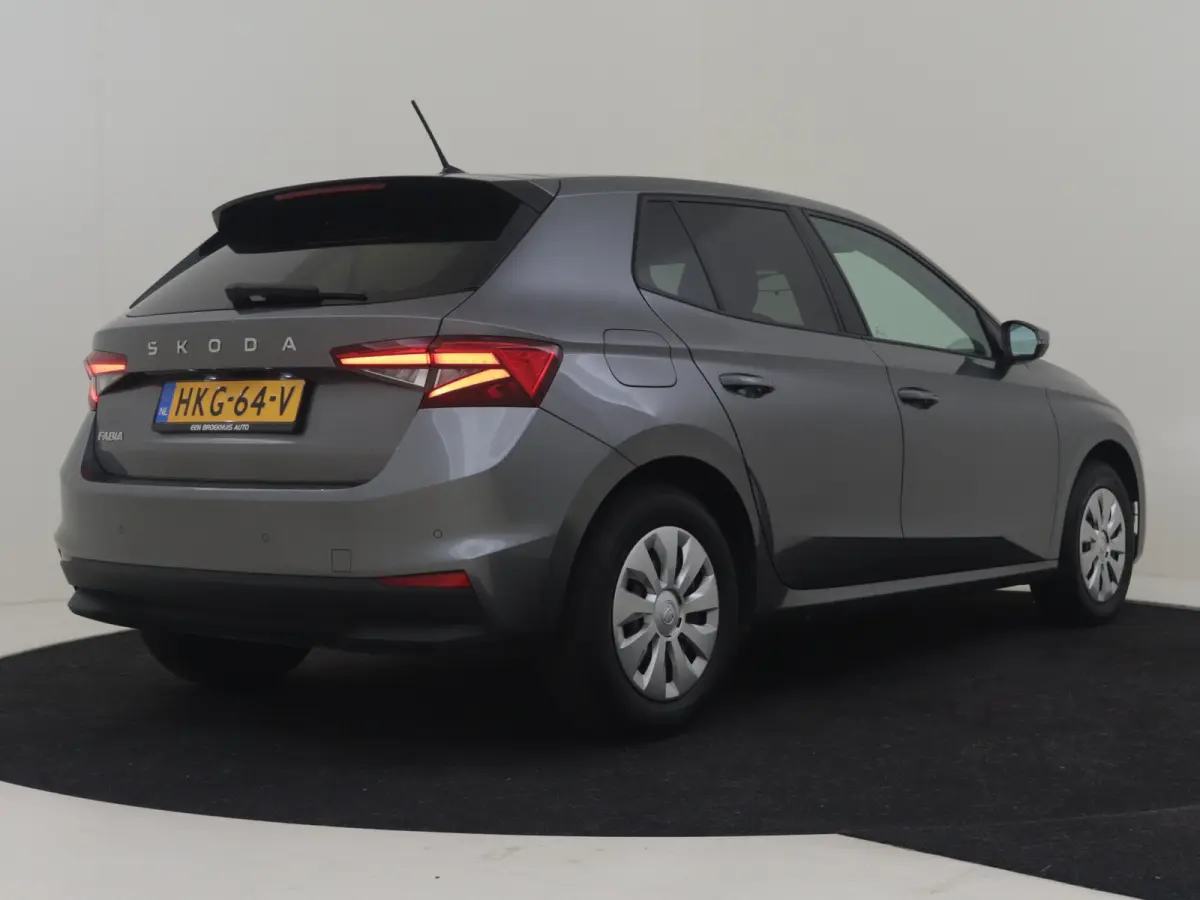 1.0 TSI Selection l Parkeersensoren l Apple Car play / Android l Digital Dash l Metallic lak l Cr Control l Full LED l