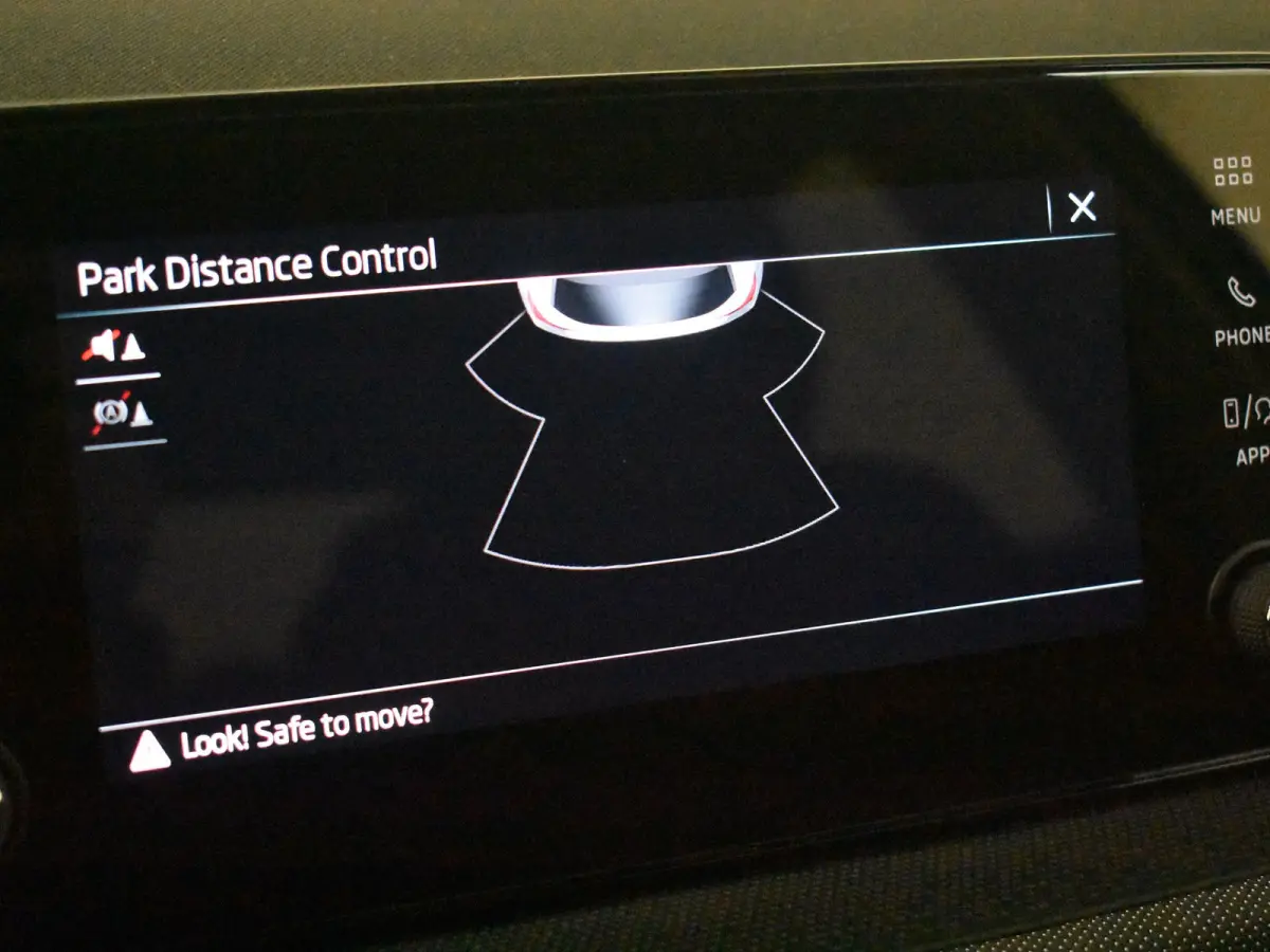1.0 TSI Selection l Parkeersensoren l Apple Car play / Android l Digital Dash l Metallic lak l Cr Control l Full LED l