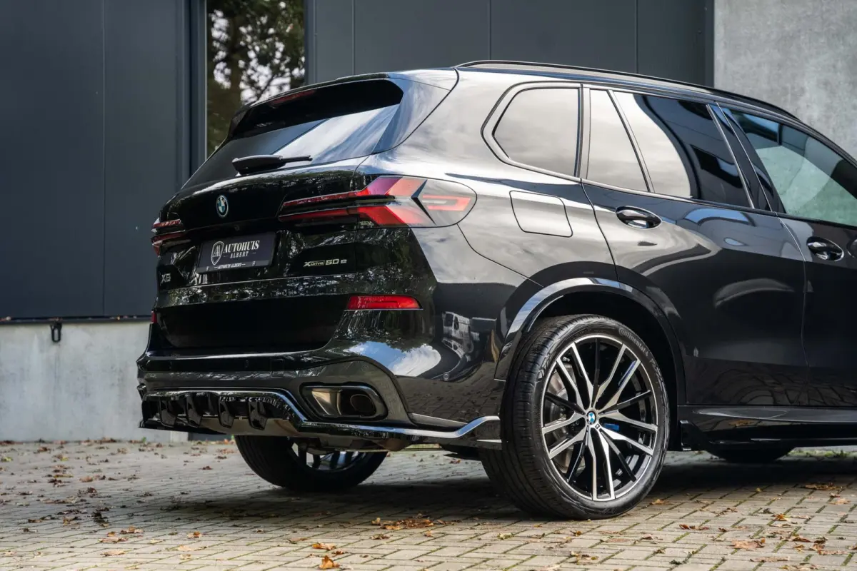 xDrive50e M Sport Pro Maxton H/K Soft-Close Trek 22''