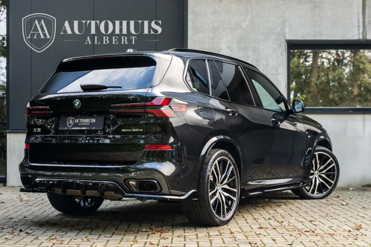 xDrive50e M Sport Pro Maxton H/K Soft-Close Trek 22''