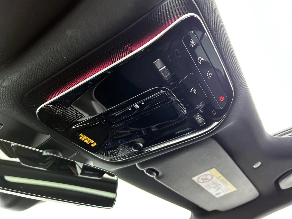 300 e AMG Line 313PK | Automaat | Elektrisch Panoramadak | Achteruitrij Camera | Night Pakket | Elektrische stoelen | Apple Carplay | Android Auto | Elektrische Trekhaak ||